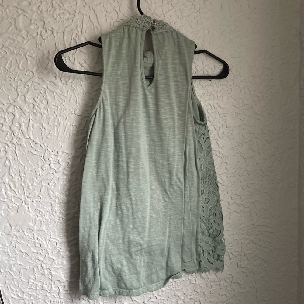 Lace Floral Tanktop - Picture 4 of 4